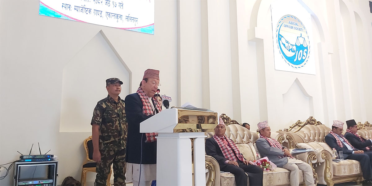 इमानदारीपूर्वक जिम्मेवारी निर्वाह गर्न न्यायालयका कर्मचारीलाई प्रधानन्यायाधीश राउतको आग्रह