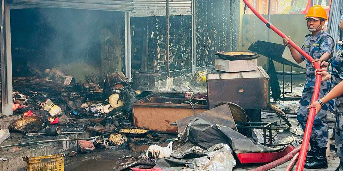 सतुंगलमा भीषण आगलागी, नियन्त्रणमा लिने प्रयास जारी