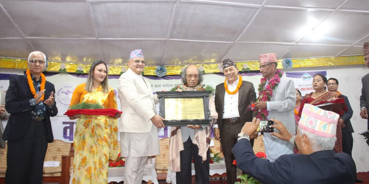पोखरामा पहिलोपल्ट पोखरामा वसन्त काव्य महोत्सव, स्रष्टाको सम्मान