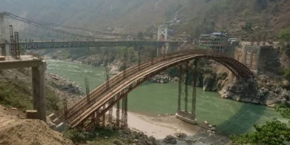 मध्यपहाडी लोकमार्गको मोदीखोलामा पुल निर्माण सुरु