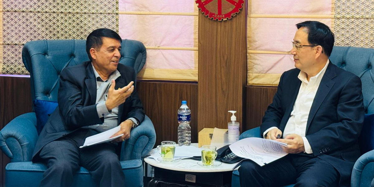 महासंघका अध्यक्ष ढकाल र चीनको ग्वाङ्दोङ प्रान्तका मन्त्री वाङ शीबीच भेटवार्ता