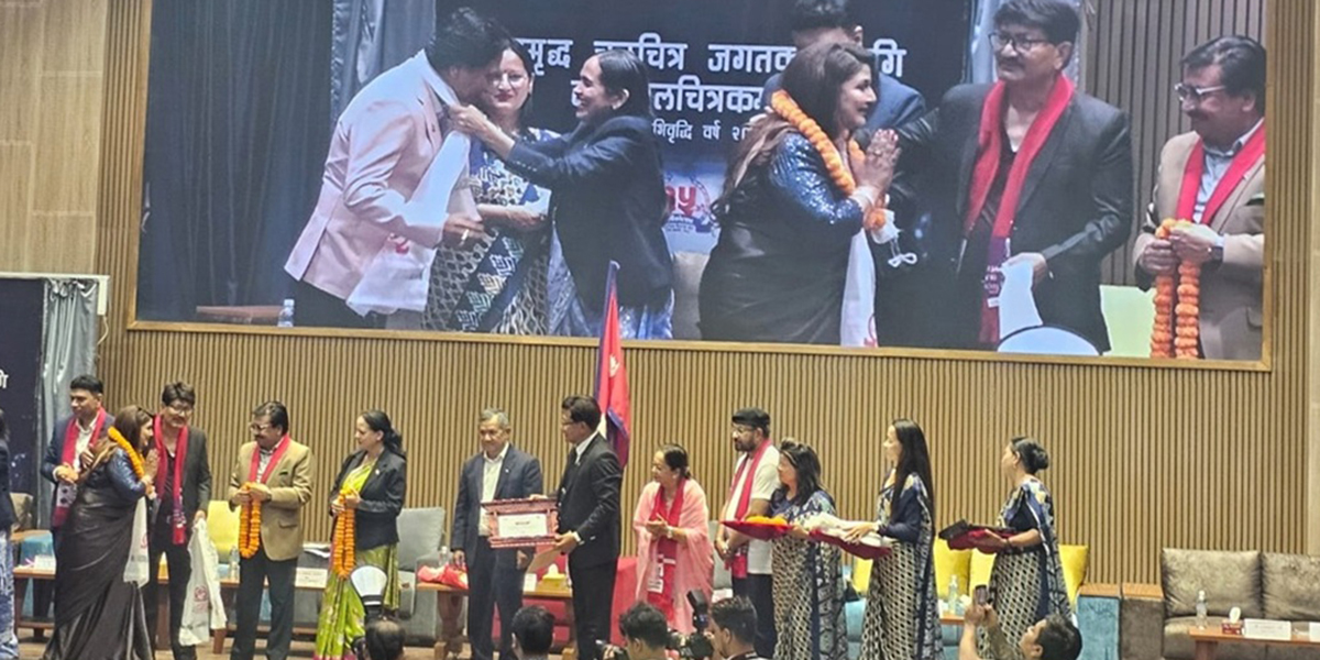 यी हुन् चलचित्र विकास बोर्डले सम्मान गरेकाे धेरै कमाउने २५ फिल्म