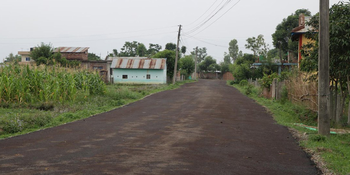 गाउँगाउँमा सडक कालोपत्रे भएपछि स्थानीय खुसी