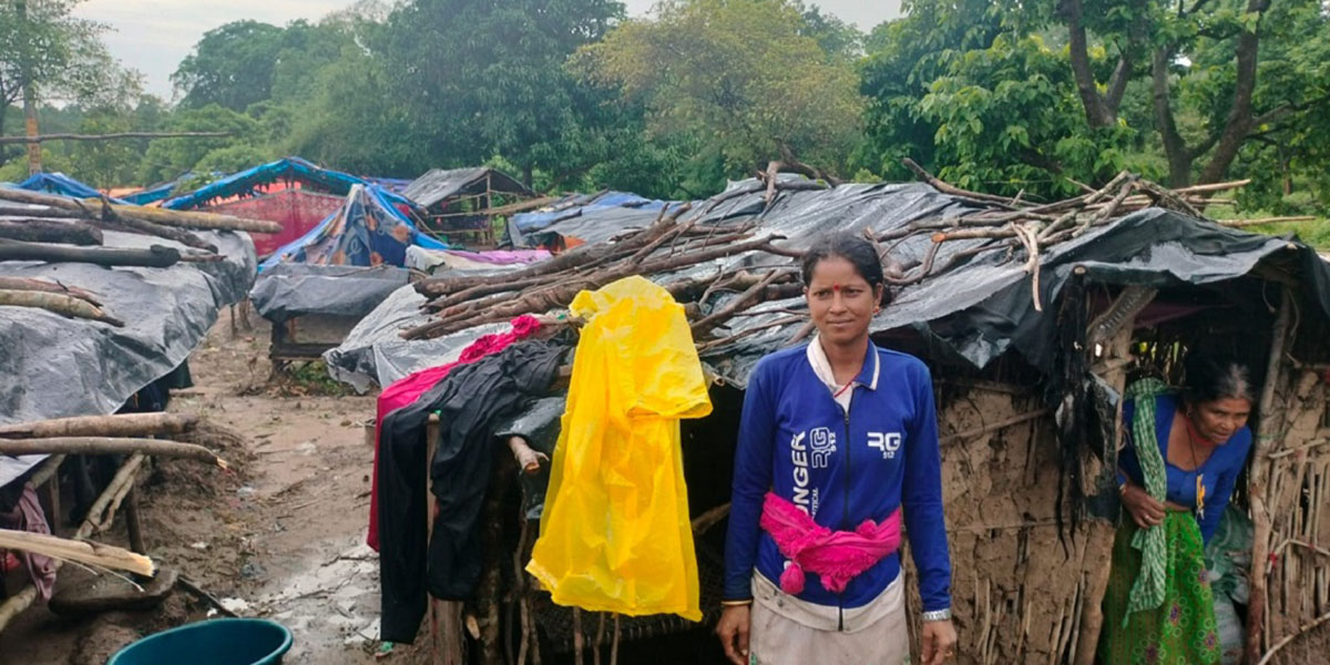 बाढीको डर हुँदाहुँदै पनि राजमार्ग छेउमा बस्न बाध्य छन् भूमिहीन