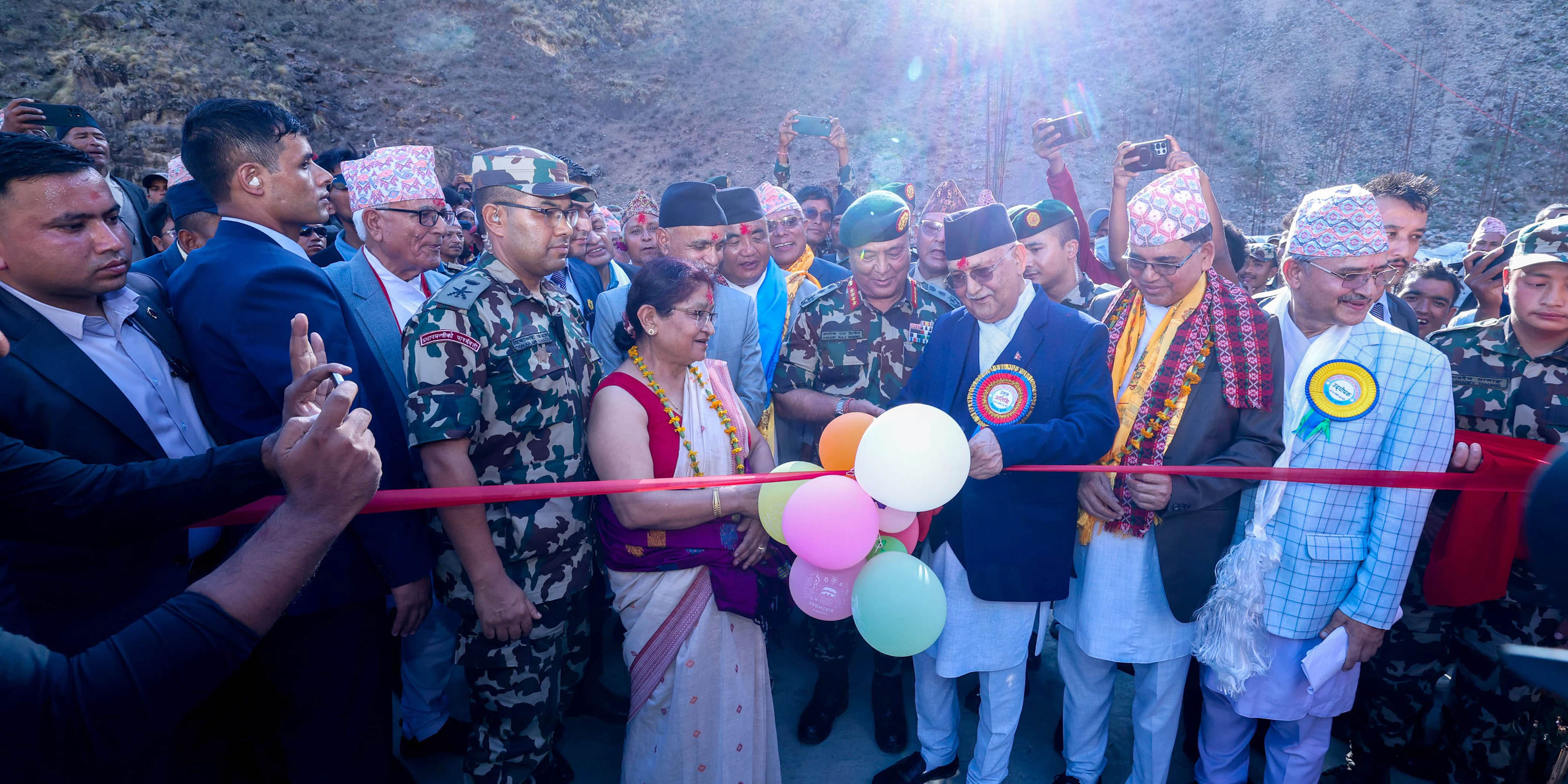 बेलिब्रिज उद्घाटन गर्न हेलिकप्टर चढेर हुम्ला पुगेका ओलीले भने: हिल्सामा क्वारेन्टाइन बनाउँछौँ