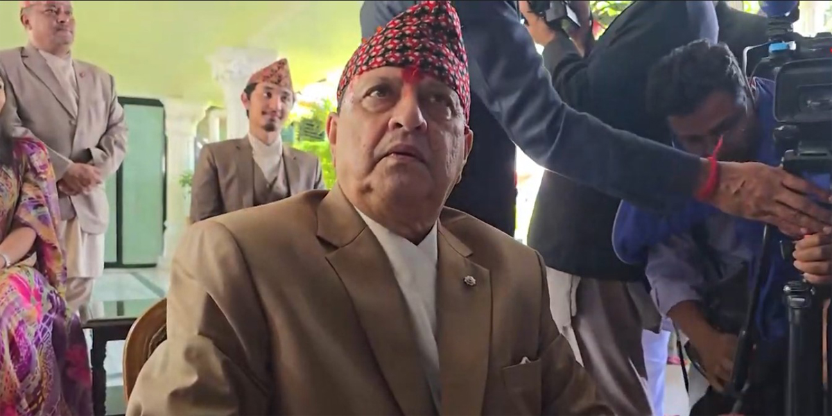 नेपाल र नेपालीका लागि प्रार्थना गर्ने समय भएको छ : पूर्वराजा शाह