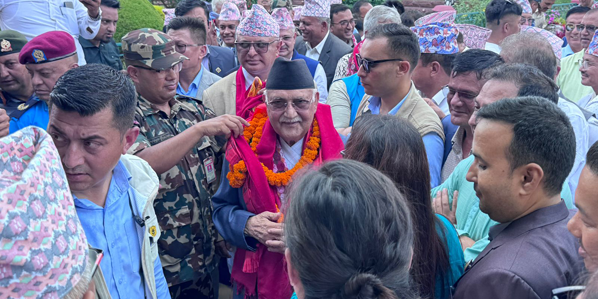 झापा पुगे ओली, दुई उतै रहने