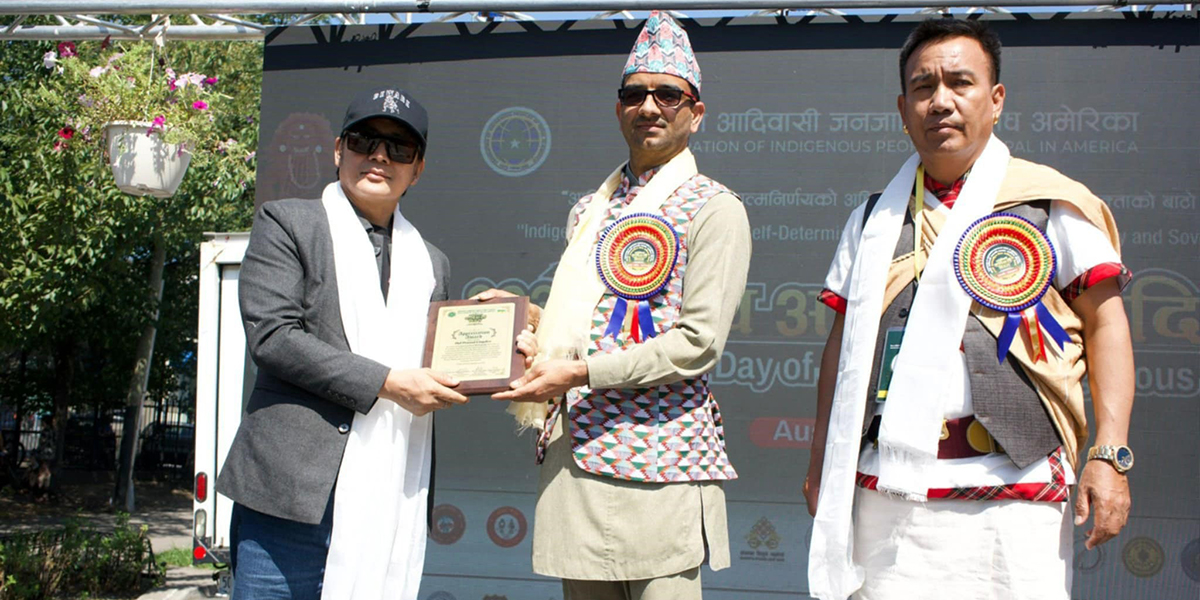फिल्म निर्देशक दिनेश लिङ्देन सम्मानित