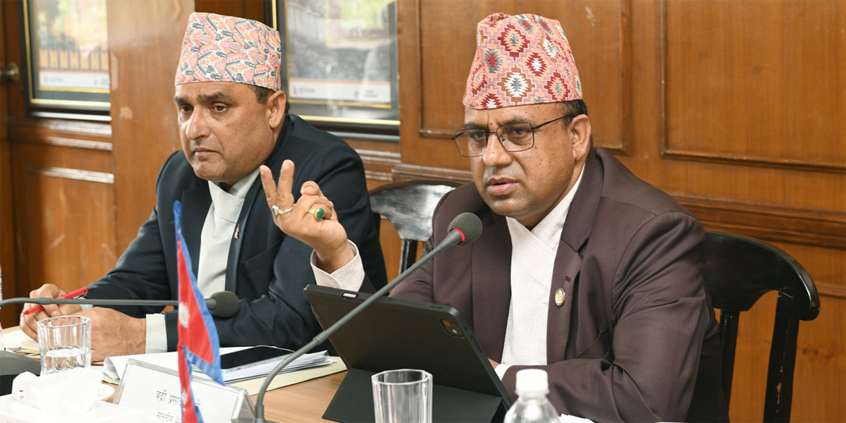 प्राविधिक जनशक्ति थपेर भए पनि बजेट कार्यान्वयन गर्न मन्त्री पाण्डेको निर्देशन