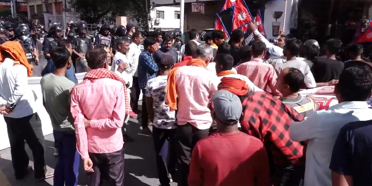 कवाड व्यवसायी आन्दोलित