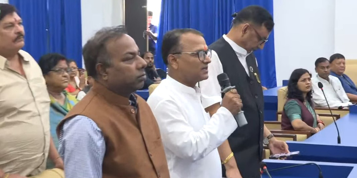 मधेश प्रदेशसभा : अर्थमन्त्रीको राजीनामा माग्दै प्रतिपक्षीको अवरोध