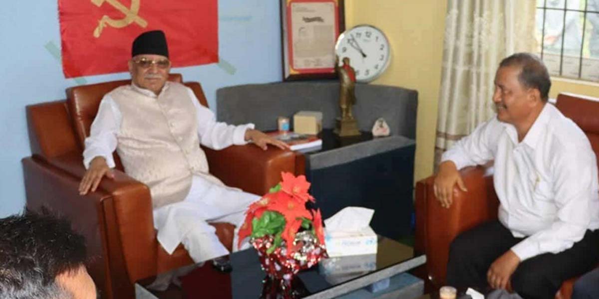 विप्लव निवासमा प्रचण्ड