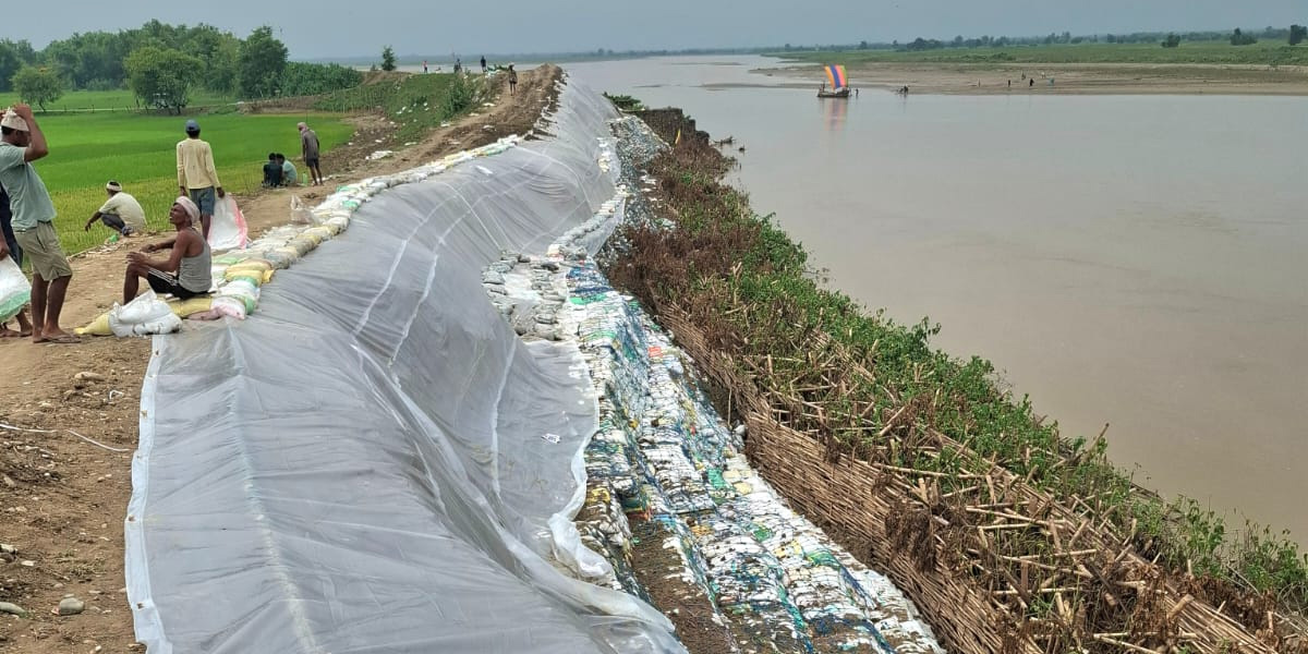 राप्ती नदीमा आपत्कालीन तटबन्ध निर्माण, एक दर्जन बस्ती खतरामुक्त