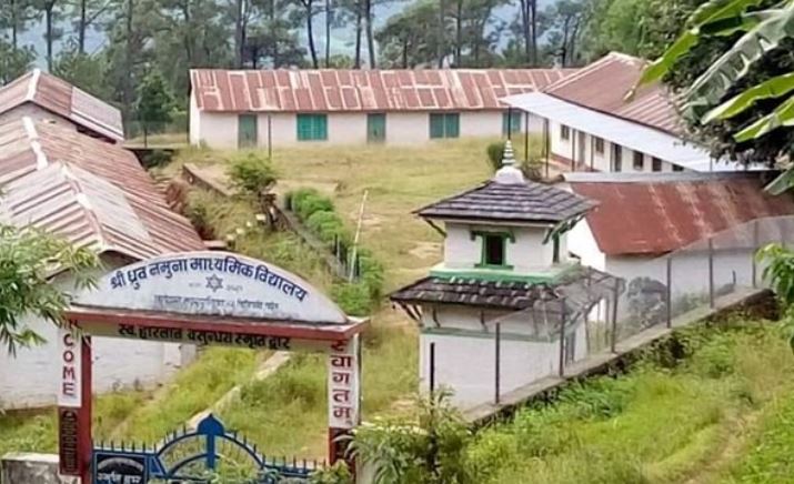 पर्वतका ३१ विद्यालय विद्यार्थीविहीन, रित्ता विद्यालय रुँग्दै शिक्षक