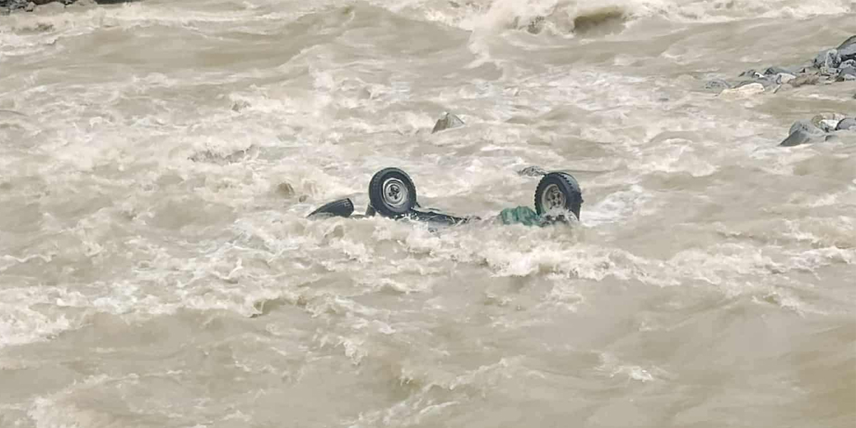 दार्चुलामा अटोरिक्सा खोलामा खस्दा एक बालिकाको मृत्यु, दुई बेपत्ता