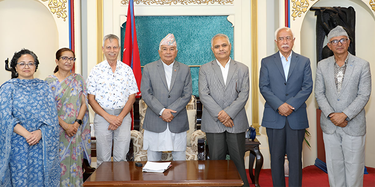 शिक्षा विधेयकमा असन्तुष्ट शिक्षाविद्हरू राष्ट्रपति निवासमा  :  शिक्षकका समस्या दीर्घकालीन समाधान गर्न आग्रह