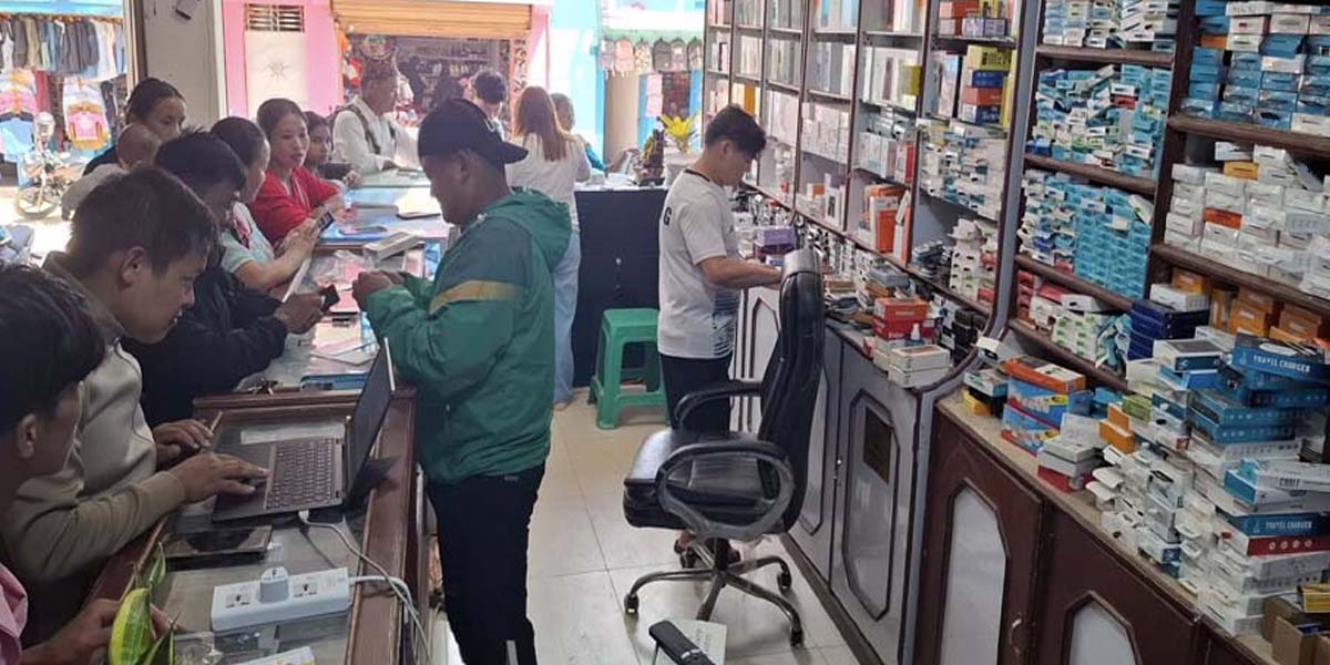 दिक्तेल बजारमा दसैँको चहलपहल बढ्यो, दैनिक लाखौँको आर्थिक कारोबार