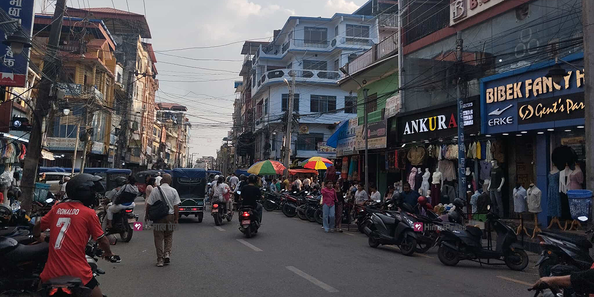दसैँ किनमेल : न उपभोक्ताको ‘मुड’ छ न बजारमा उत्साह 