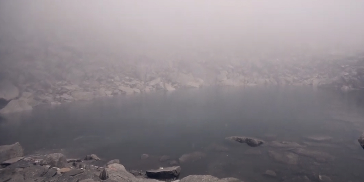 दूधपोखरीमा डुबेका युवकको खोजीमा हेलिकप्टरमार्फत गोताखोर टोली परिचालन