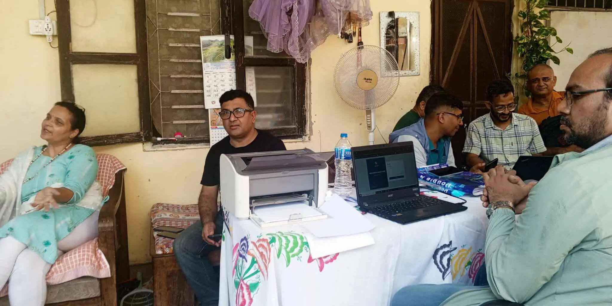 ध्वस्त भवनभित्रबाट काम सुरु, कोशी सरकारको ‘अस्तित्व जोगाउने’ संघर्ष