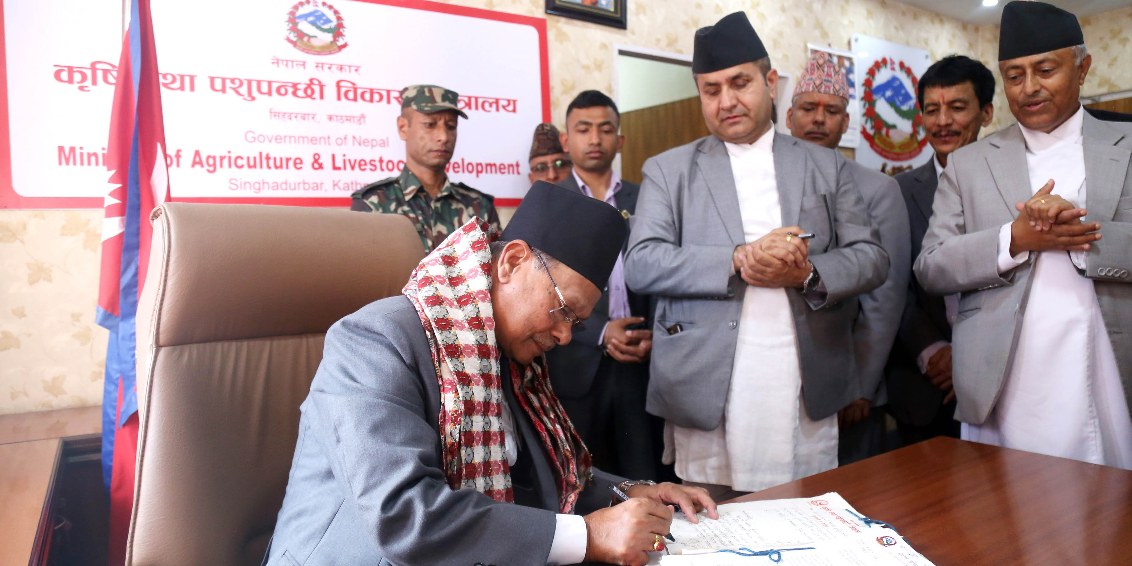पद सम्हाल्दै कृषिमन्त्री परियारले गरे यस्तो निर्णय