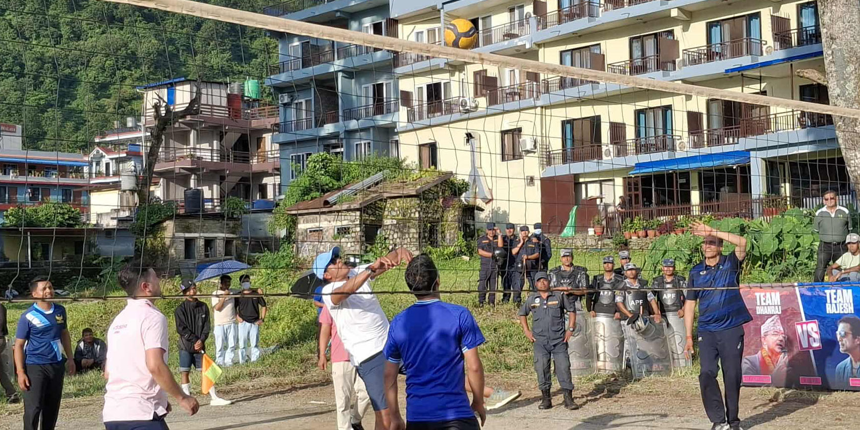 एभरेस्ट लिगमा जब राजेश हमाल र पोखराका मेयरको टिम भिडे