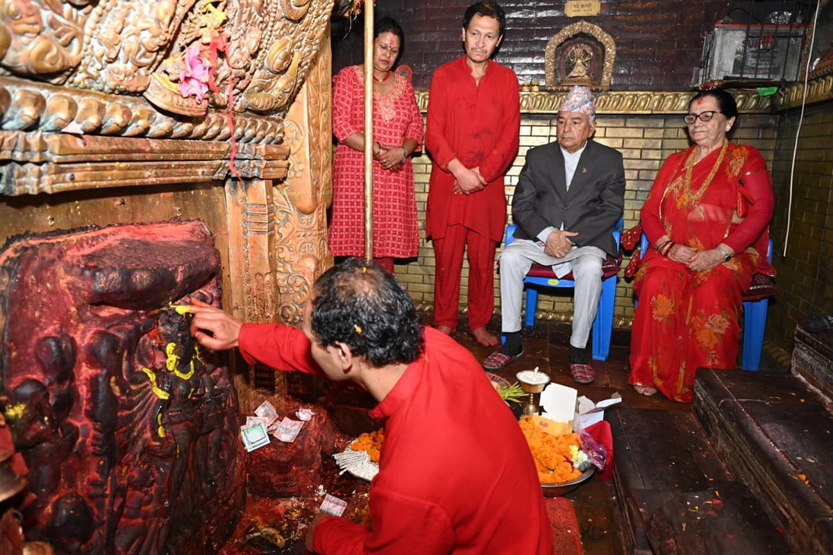 राष्ट्रपति पौडेलले गरे नक्साल भगवतीको दर्शन