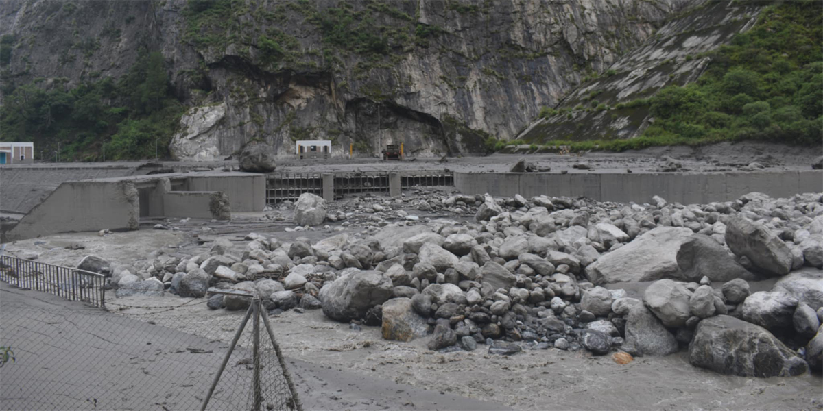 बाटो अवरुद्ध हुँदा रसुवागढी जलविद्युत आयोजनाको काम प्रभावित