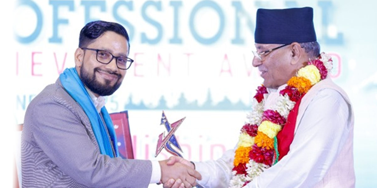 वैज्ञानिक प्रकाशनमा योगदान दिएबापत सुरेश रिजाल सम्मानित