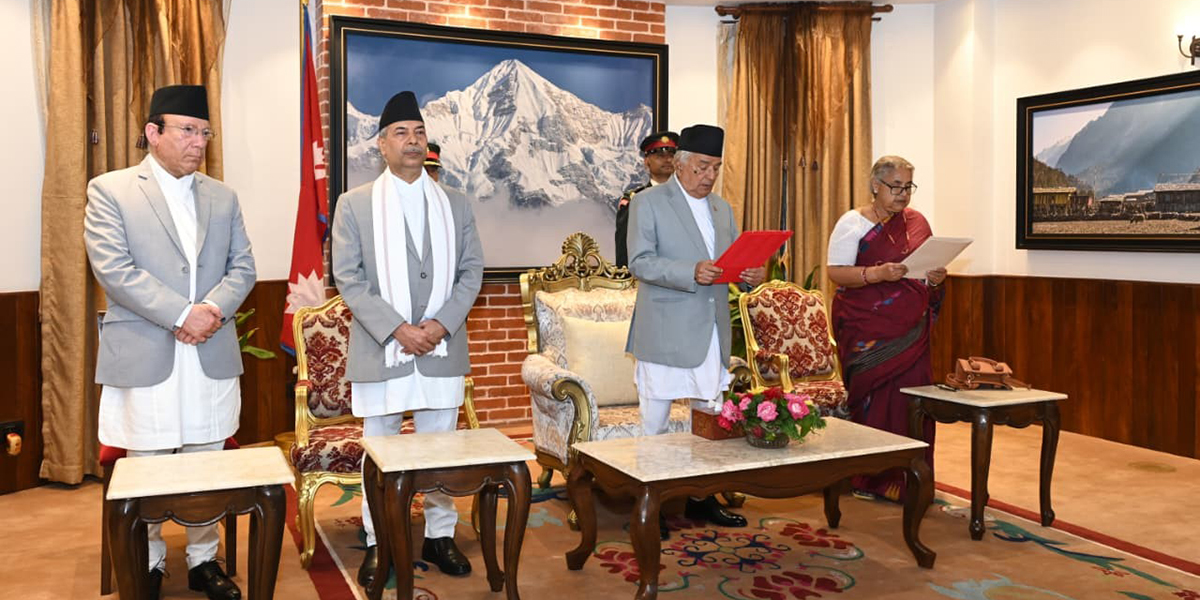 कार्यपालिका र न्यायपालिका दुवैको उच्च तहमा पुग्ने पहिलो महिला सुशीला कार्की
