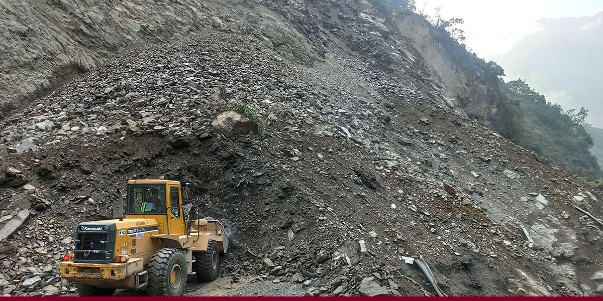 तुइन खोलाको पहिरोले पोखरा-काठमाडौँ यातायात समेत प्रभावित