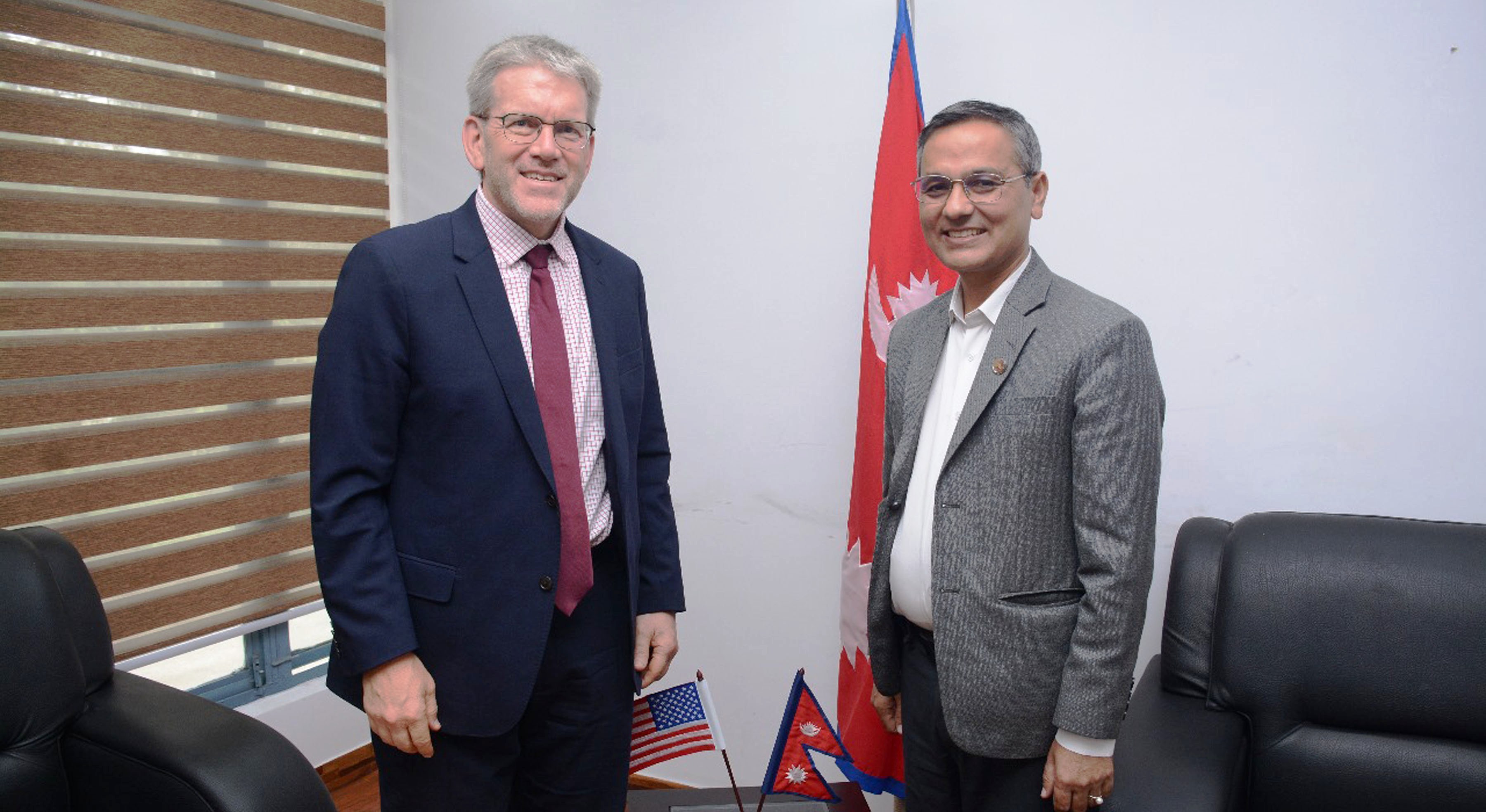 गृहमन्त्रीसँग अमेरिकी राजदूतको शिष्टाचार भेट