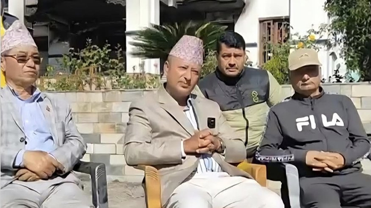 गृहमन्त्री अर्यालले भागे भनेको भोलिपल्टै दीपक खड्का घरमै सार्वजनिक