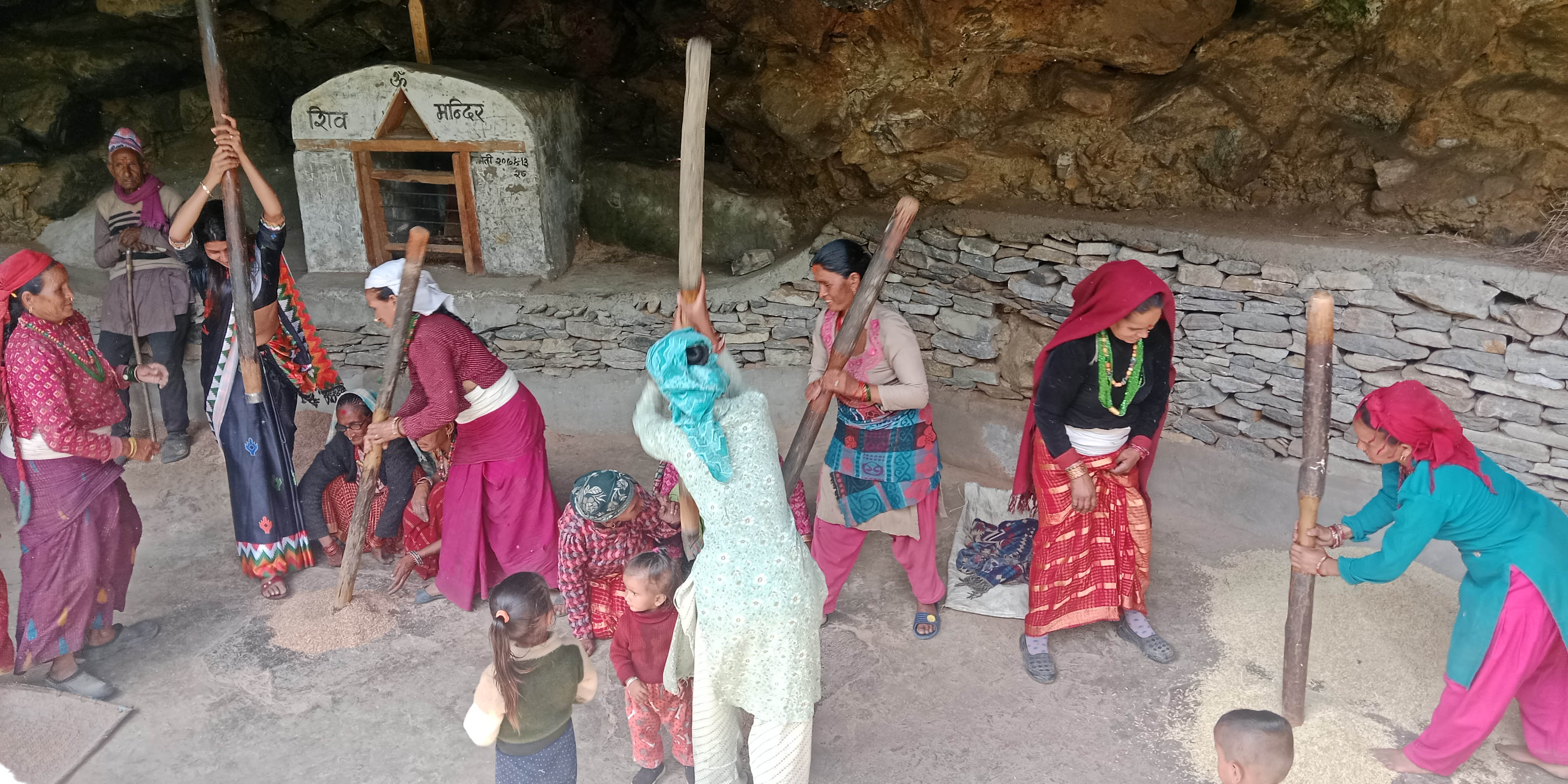 हराउँदै ओखल