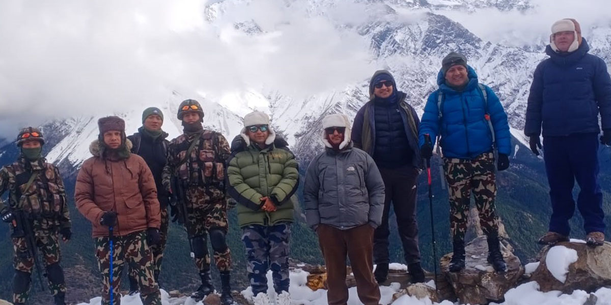 निरन्तर हिमपातबीच अन्नपूर्ण आधार शिविरबाट ७२ जना पर्यटक उद्धार