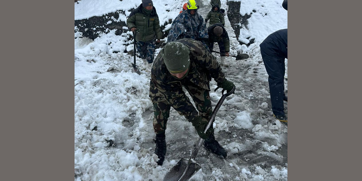 मुस्ताङमा भारी हिमपात