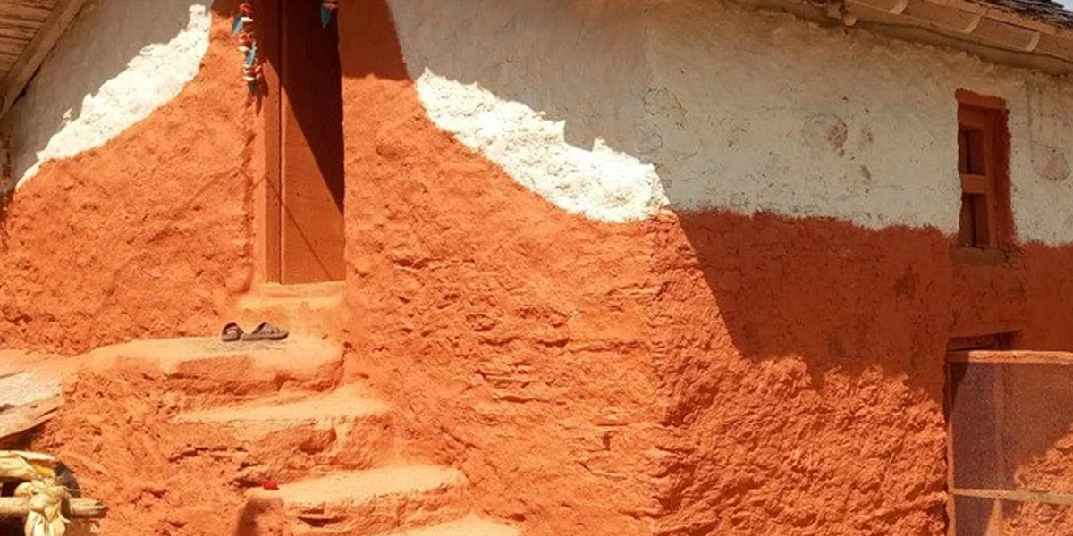 माटोले घर लिपपोत गरी संस्कृति जोगाउन खानीखोला गाउँपालिकाको अनुरोध