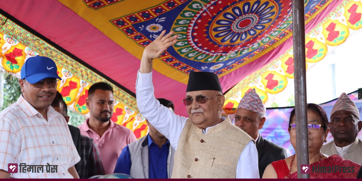 गुन्डुमा ओलीको पोज (तस्बिरहरू)