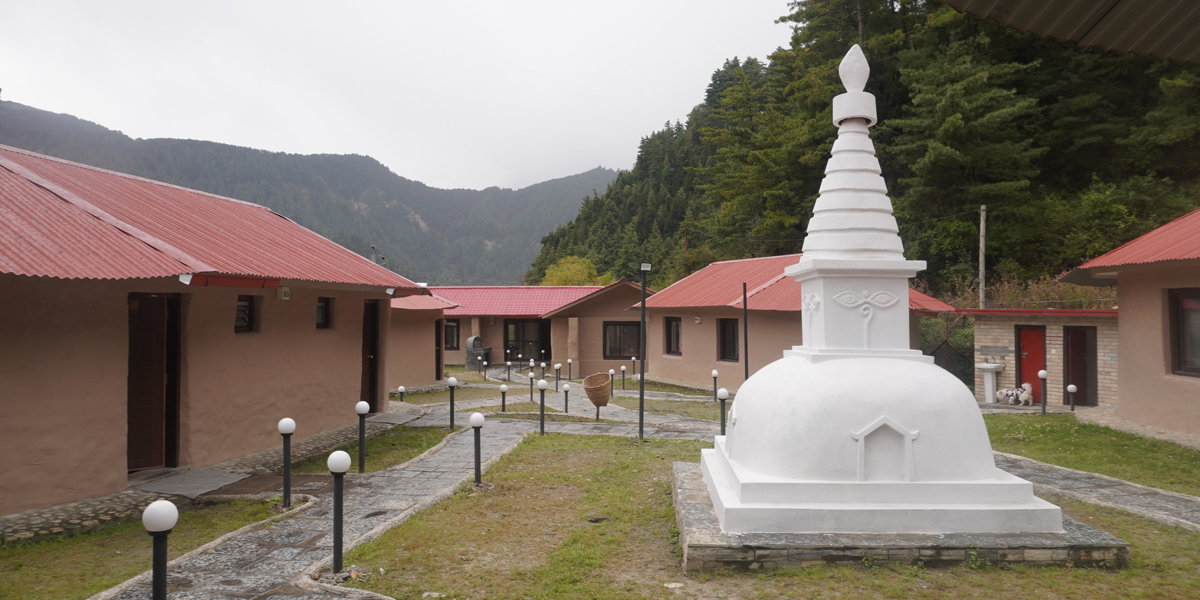 पर्यटक लोभ्याउने ‘माटोको रिसोर्ट’