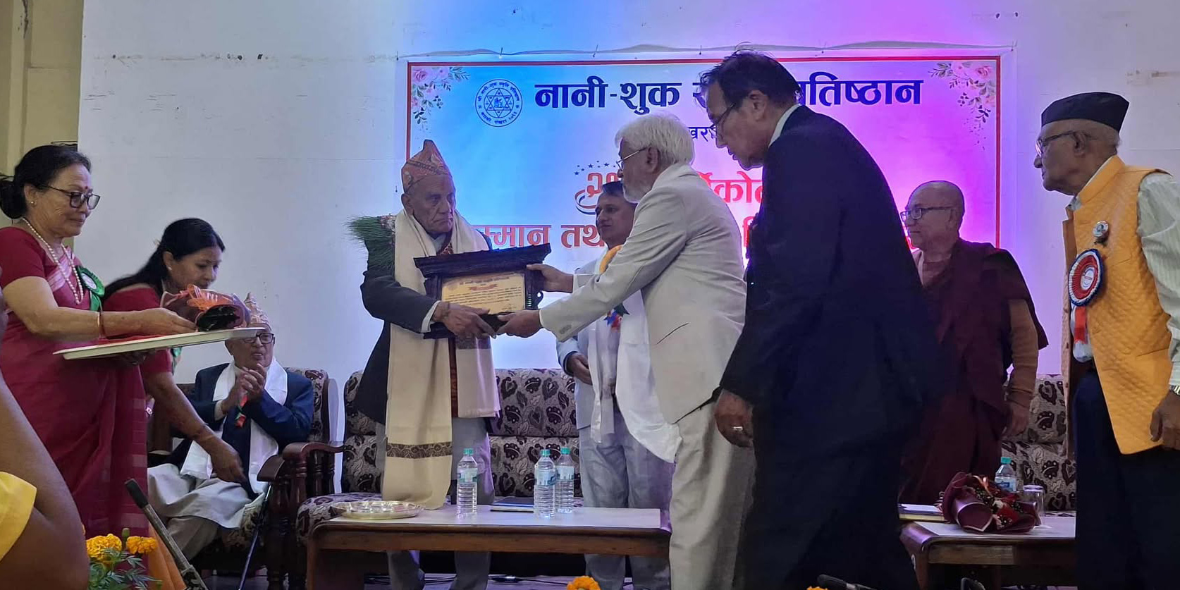 नानी-शुक शिक्षा पुरस्कारबाट ८५ वर्षीय काफ्ले सम्मानित
