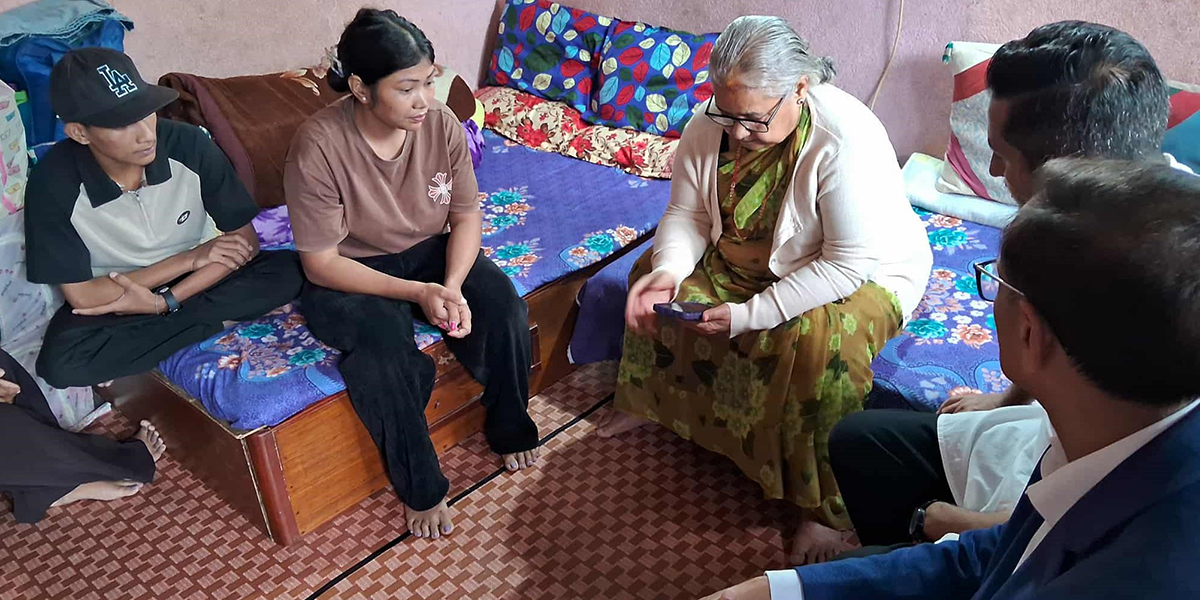 सहिद परिवारको घरमा पुगेर के भनिन् प्रधानमन्त्री सुशीला कार्कीले?