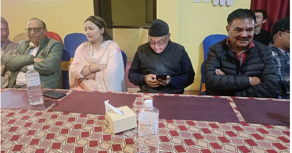 राप्रपा धवलपक्षको निर्ष्कर्ष : गणतन्त्रमा नेतृत्वले झुकाव राख्दा पार्टीमा विश्वासघात भयो