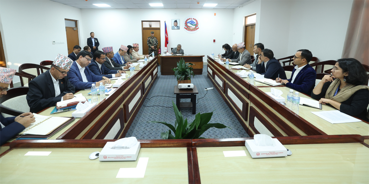 प्रधानमन्त्रीसँग निर्वाचन आयोगले भन्यो – ‘६० प्रतिशत काम सकियो, फागुन २१ मा चुनाव सम्भव छ’