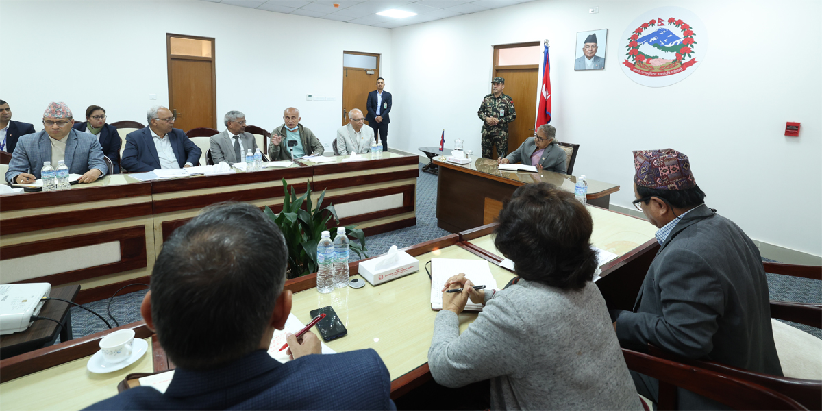 चिकित्सा शिक्षा सुधारको माग राख्दै प्रधानमन्त्रीसमक्ष केसीले बुझाए ज्ञापनपत्र