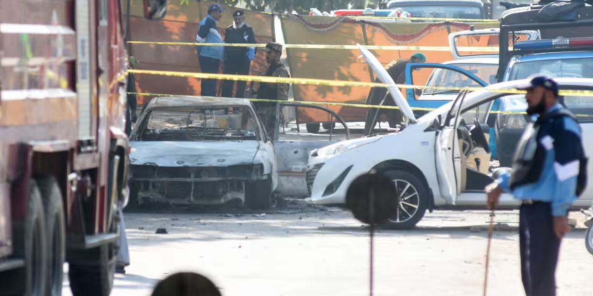 पाकिस्तानको अदालत बाहिर विस्फोट, १२ जनाको मृत्यु