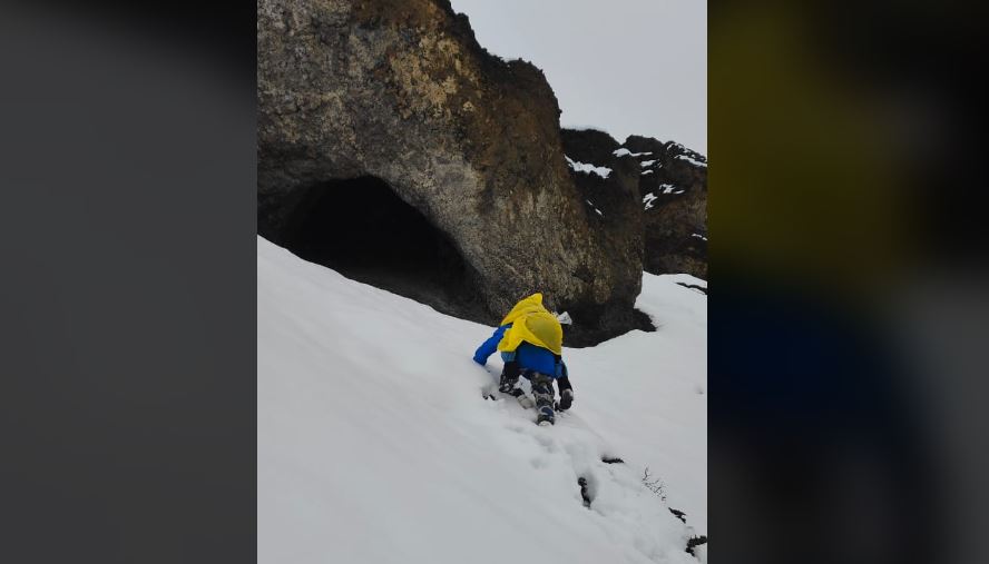 मनाङको तिलिचो बेस क्याम्पमा फसेका ११ पर्यटकको उद्धार