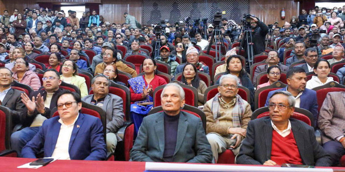 प्रगतिशील लोकतान्त्रिक पार्टीको अभिभावकीय भूमिकामा बाबुराम