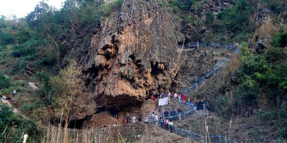 प्रचारप्रसारको अभावले ओझेलमा पर्दै हतुवागढीको ‘महादेव थान’