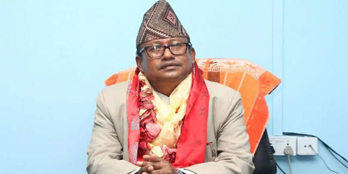 ओलीको आलोचना गर्दा निसानामा परे द्वारिकालाल