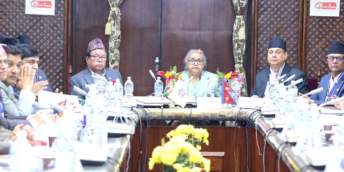 प्रधानमन्त्रीलाई विश्वविद्यालयको कुलपति राख्ने व्यवस्था हटाउन कानुनविद्हरूसँग छलफल भइरहेको छ : शिक्षामन्त्री